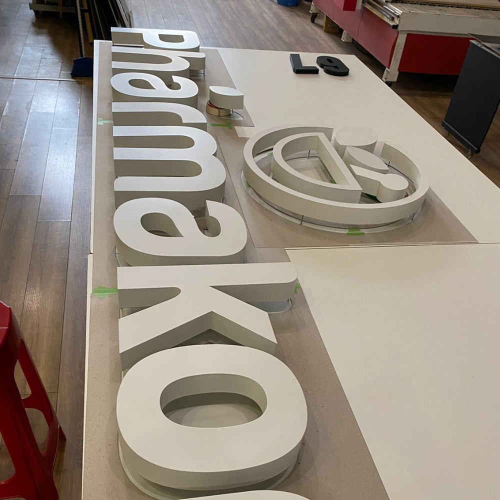 Letra Caixa Galvanizada com Pintura Automotiva