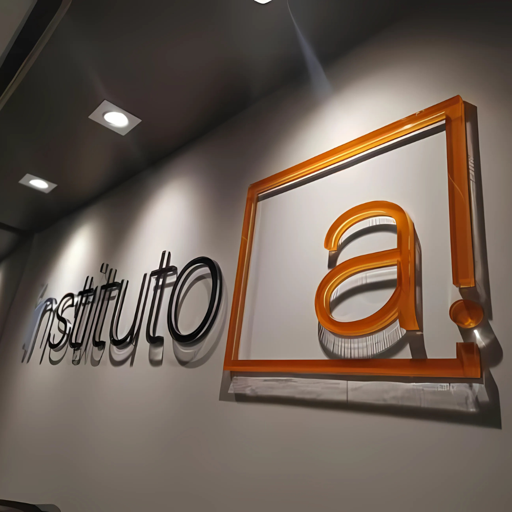 Letra Caixa em Acrílico Adesivado