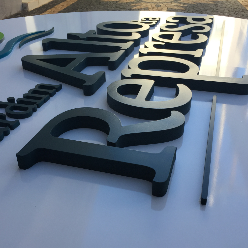 Letra Caixa em PVC Expandido com Pintura Automotiva