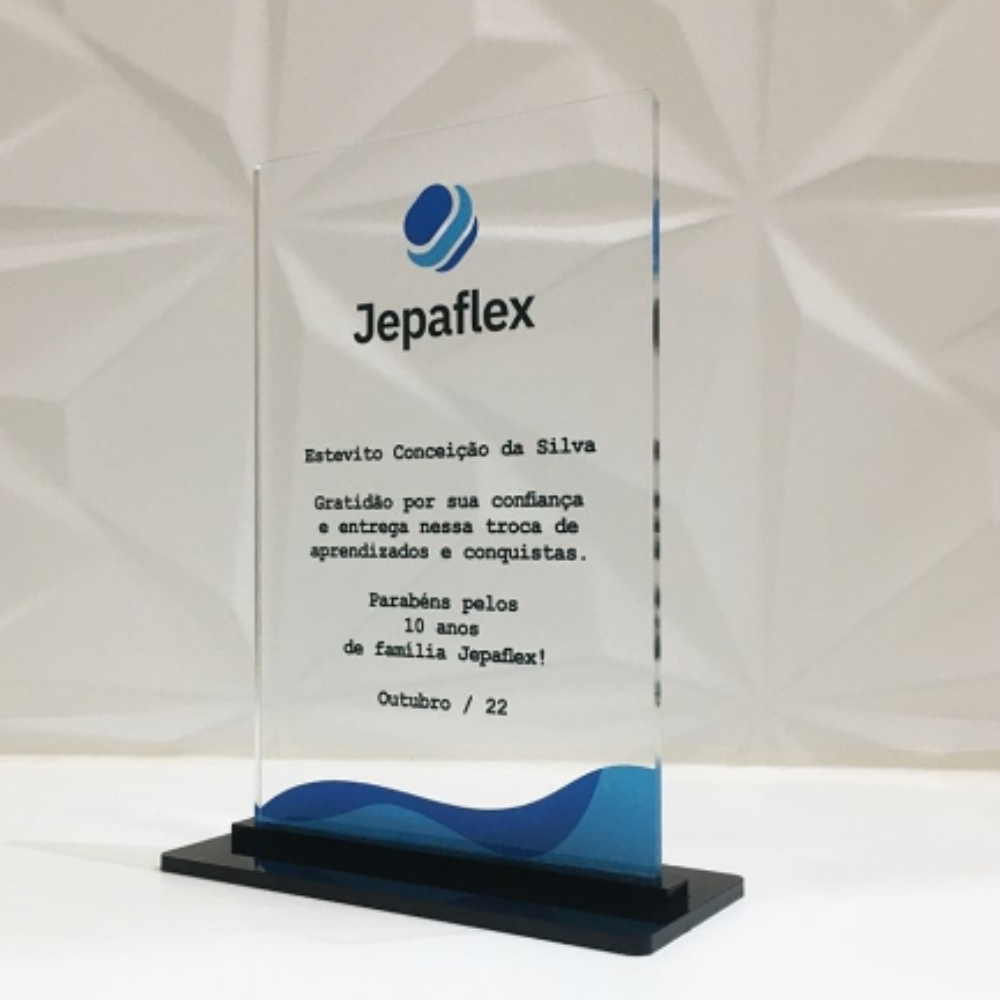 Placa de Homenagem em Acrílico com Personalização em Adesivo DTF UV