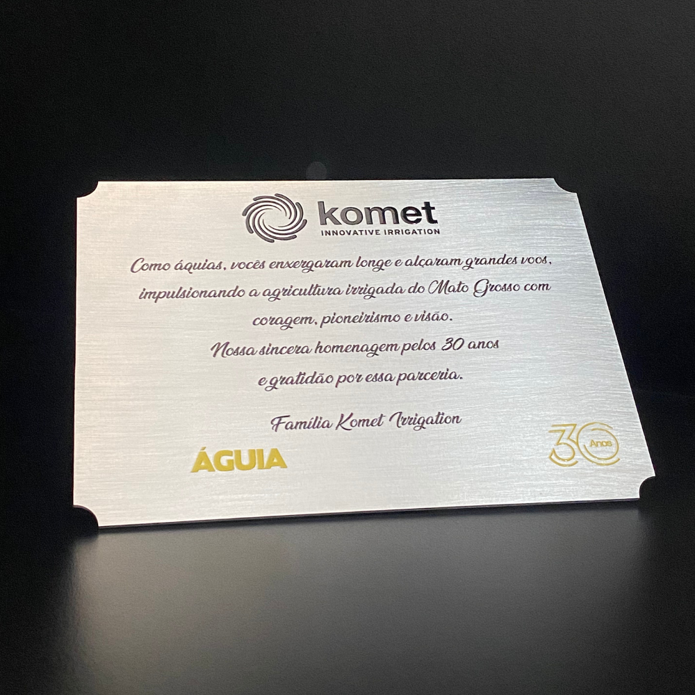 Placa de Homenagem em Alumínio com Letras em Alto Relevo - Multicores Comunicação Visual