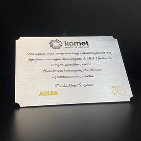 Placa de Homenagem em Alumínio com Letras em Alto Relevo - Multicores Comunicação Visual